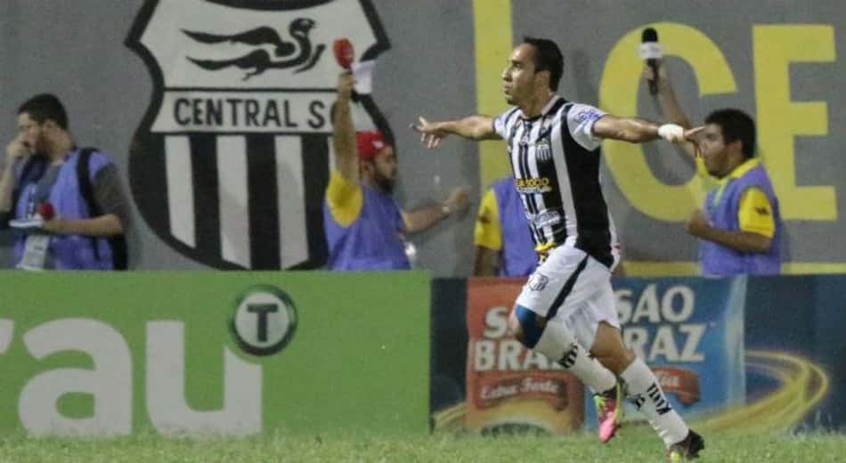 Central quebra duas sequências na vitória sobre o Sport