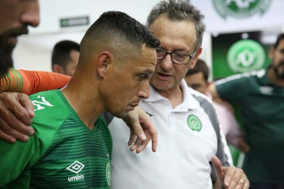 Nenén atinge marca histórica de 300 jogos pela Chapecoense