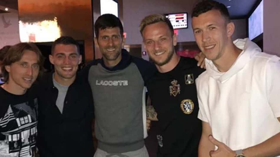 Jogadores da Croácia tietam Djokovic e curtem jogo de basquete nos EUA