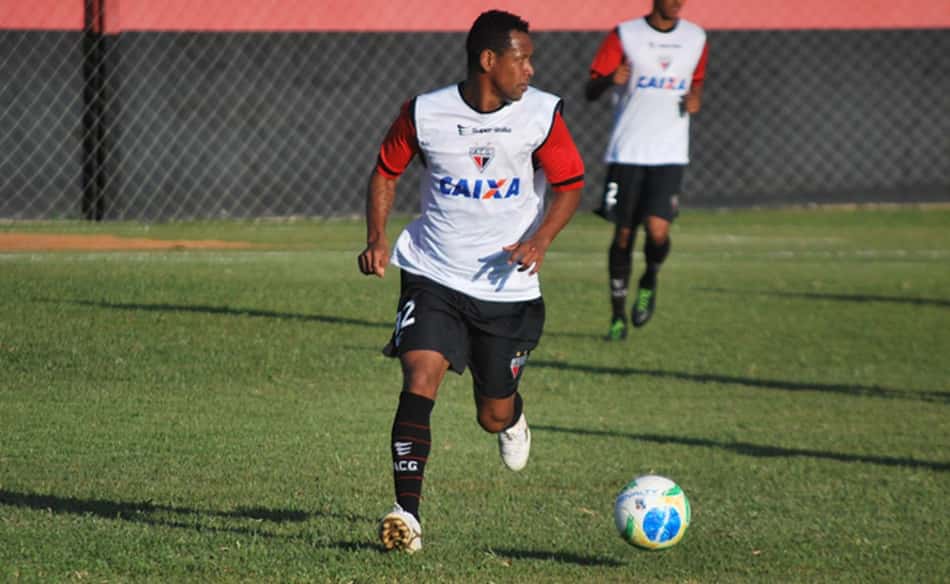 Atlético-GO acerta com atacante, que já teve passagem pelo clube
