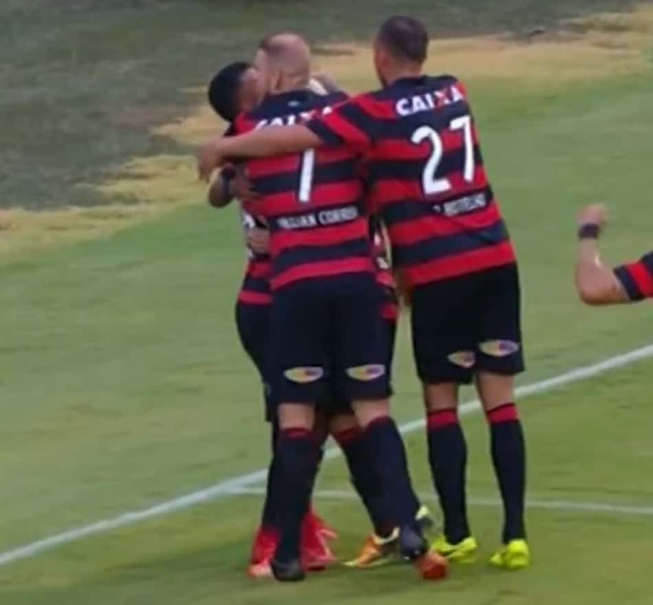 Neilton faz dois e coloca o Vitória na final do Campeonato Baiano