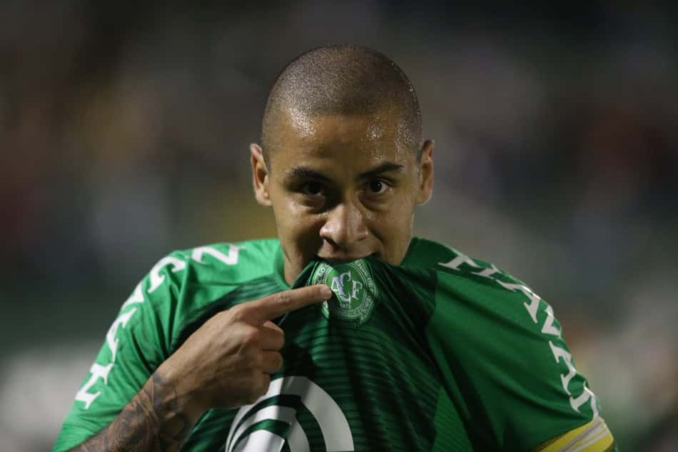 Wellington Paulista comenta sobre afastamento da Chape: 'Sem motivo'