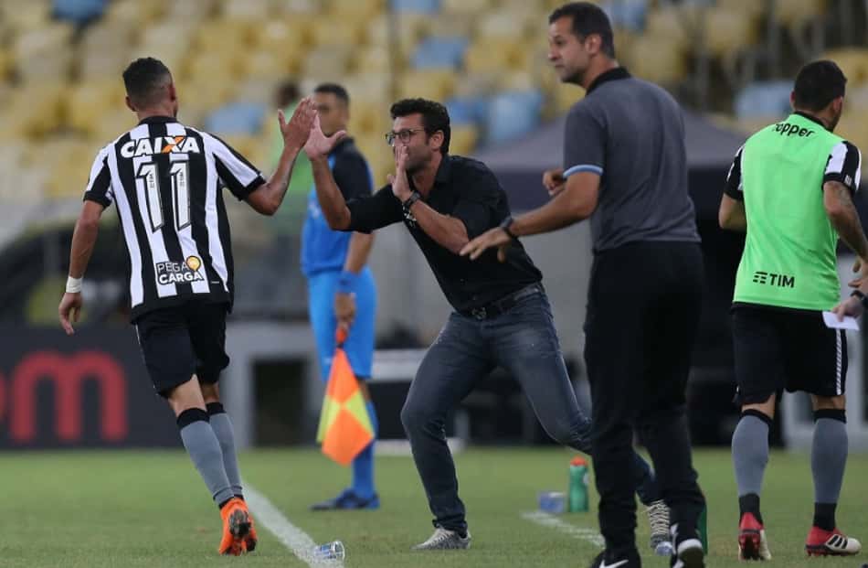 'O torcedor pode esperar um time guerreiro e de luta', frisa Valentim