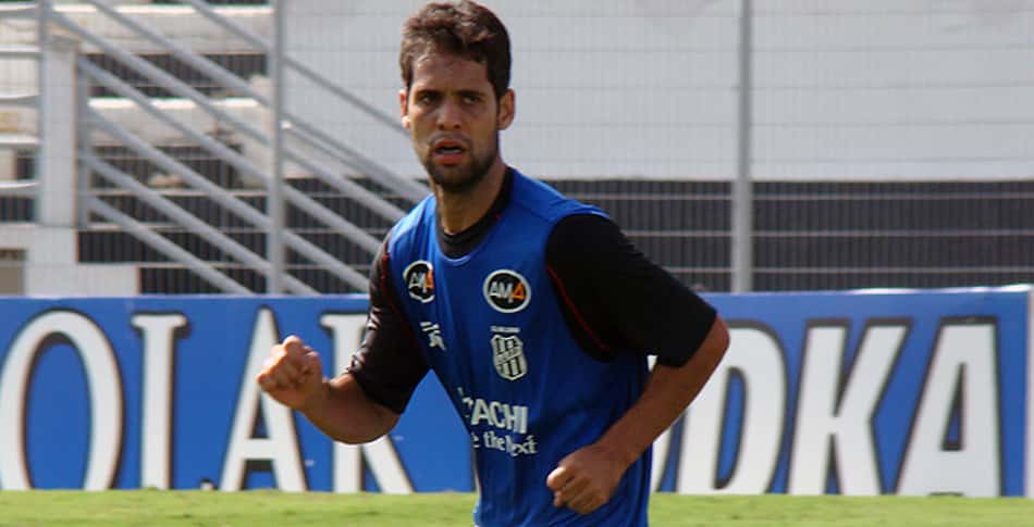 Ponte Preta espera fechar com dois jogadores de meio-campo