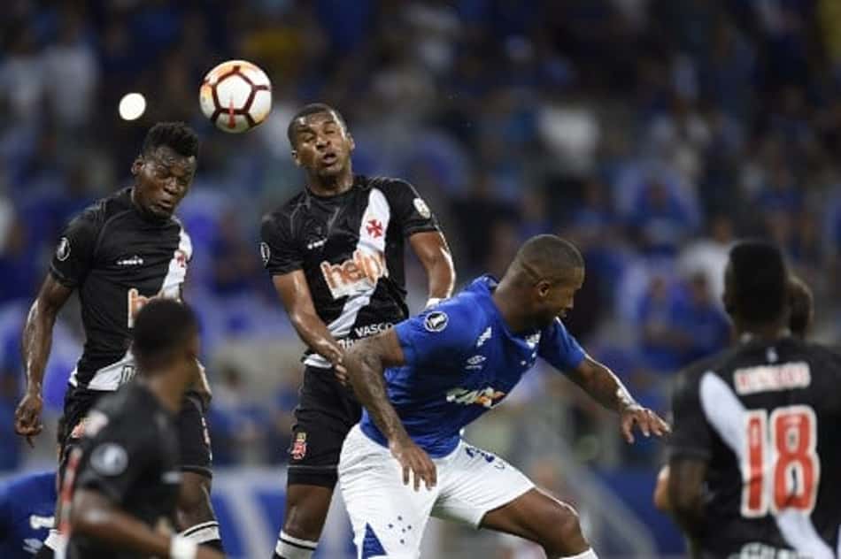 Paulão agradece paciência da torcida para evolução de atuação no Vasco