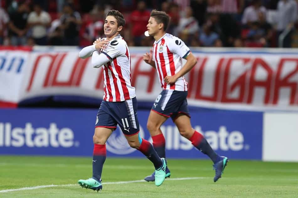 Issac Brizuela comemora o único gol do Chivas contra o New York Red Bulls
