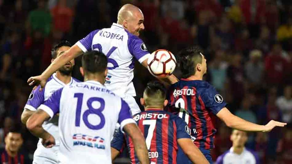 Defensor e Cerro Porteño lutam pela vice-liderança em Montevidéu