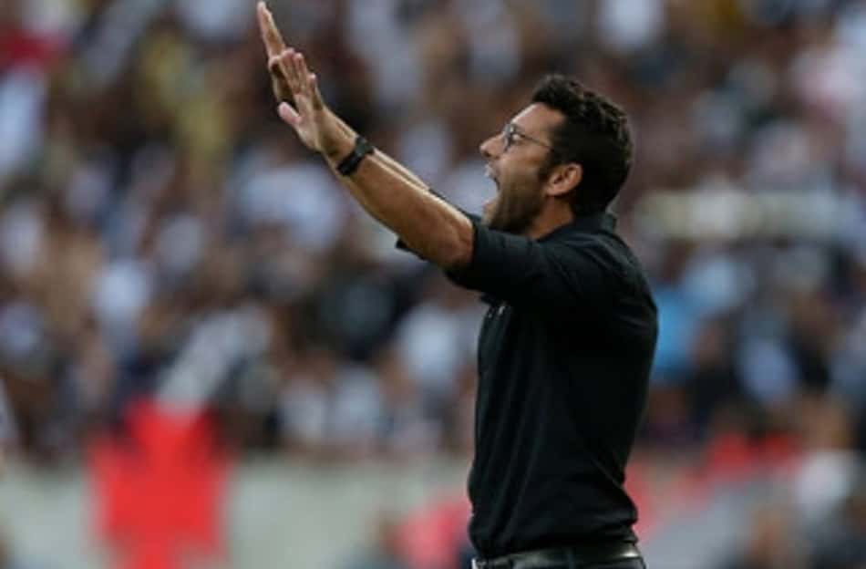 Alberto Valentim é demitido de clube do Egito após três partidas