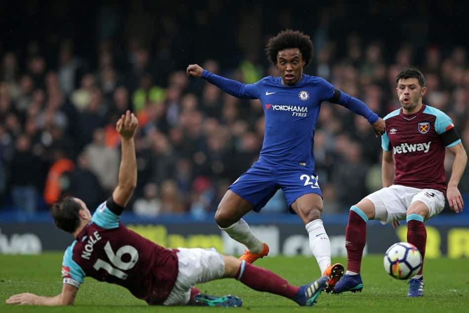 Willian (Chelsea) - O brasileiro teve uma atuação apenas razoável no empate em 1 a 1, com o West Ham. Willian continua sendo um dos jogadores mais perigosos do Chelsea. No jogo, foram cinco chutes a gol, mesmo número de Hazard. Porém, suas tentativas não foram suficientemente boas para ampliar o placar e garantir a vitória dos Blues.