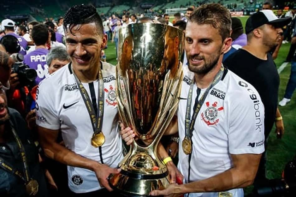 Corinthians exibirá taça do Paulistão à torcida antes de jogo de basquete