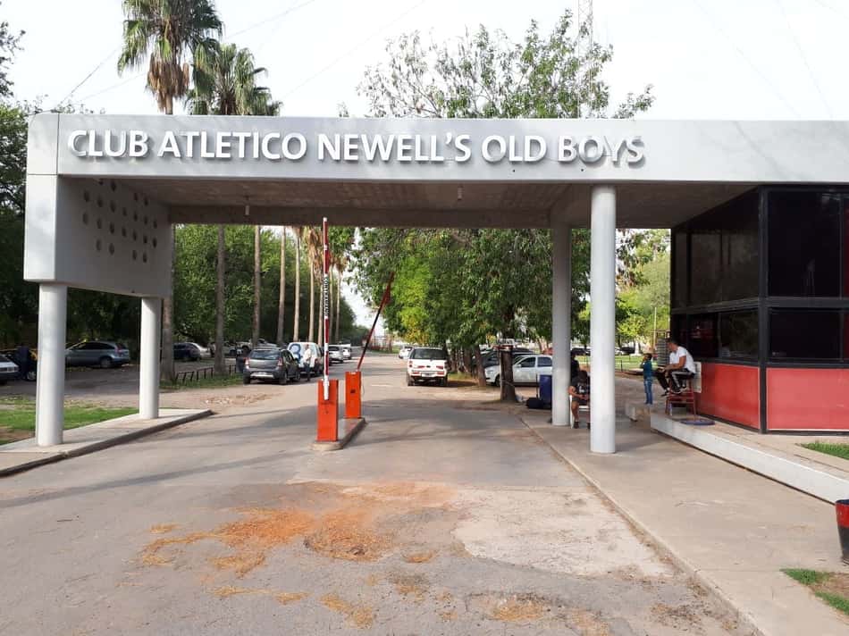 Fachada do CT do Newell's, local que o São Paulo treinou nesta quarta 
