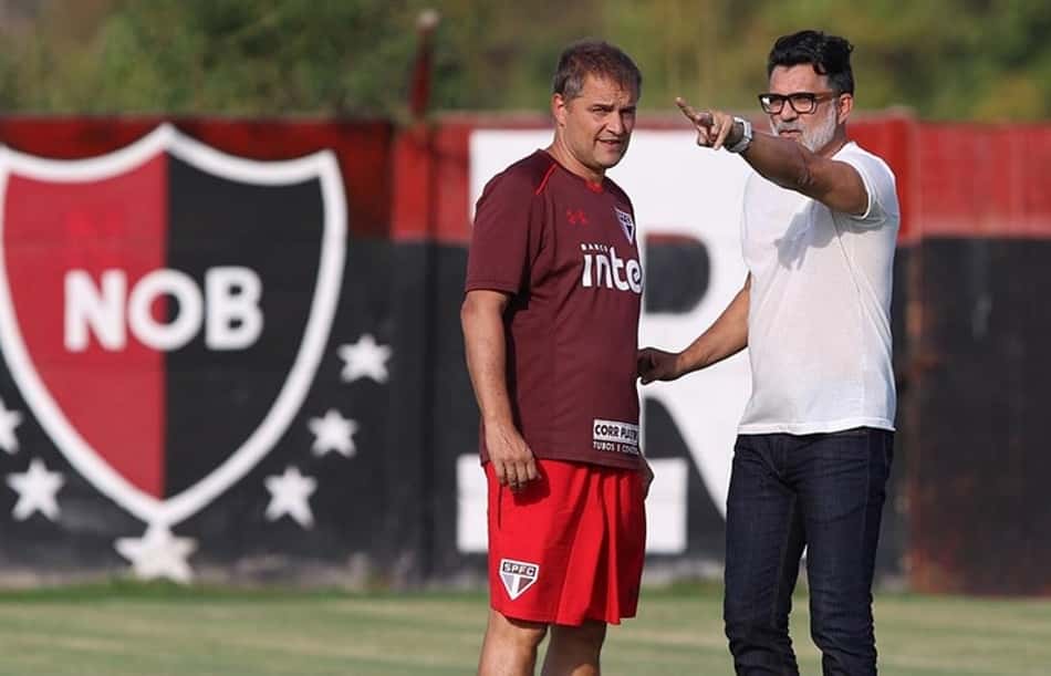 Tradição e Militão: entenda por que 3-5-2 de Aguirre não é só opção tática