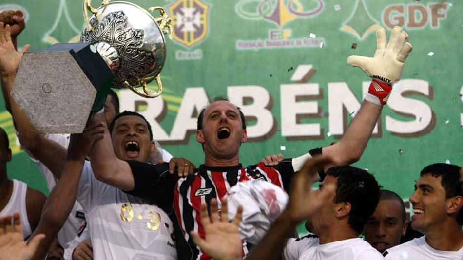 Há 13 anos, São Paulo conquistava o tricampeonato consecutivo do Brasileirão