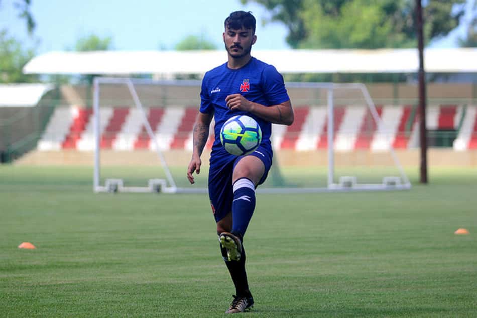 'Demonstrando que tem condições': Nathan busca espaço com Zé Ricardo