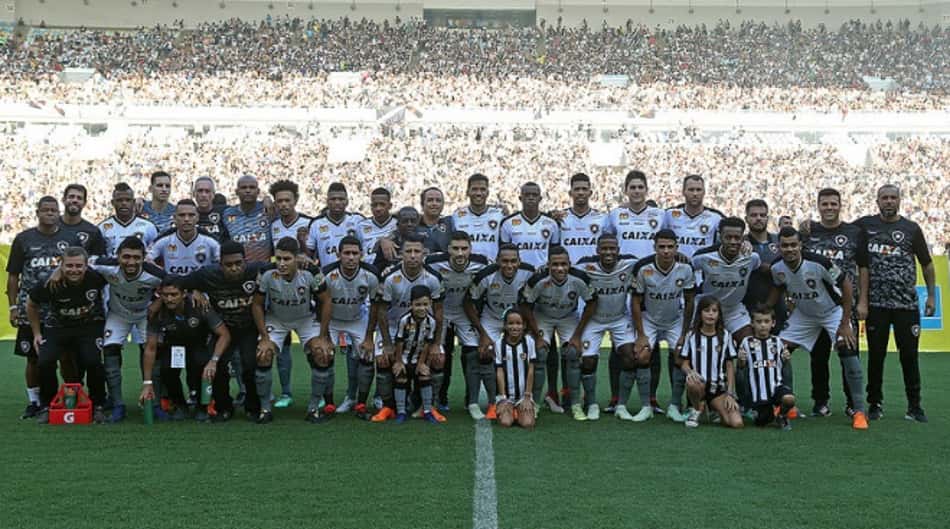 Do vexame à glória: Botafogo inicia Brasileiro em busca de equilíbrio