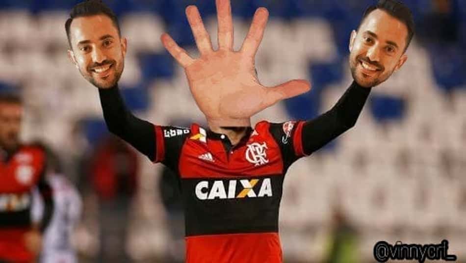 Pênalti bizarro contra o Flamengo rende memes na web