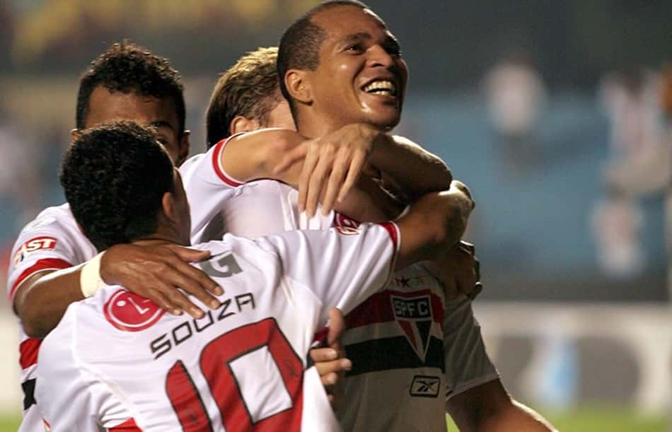 Último confronto: São Paulo 6x0 Paraná - Campeonato Brasileiro - 1/9/2007
