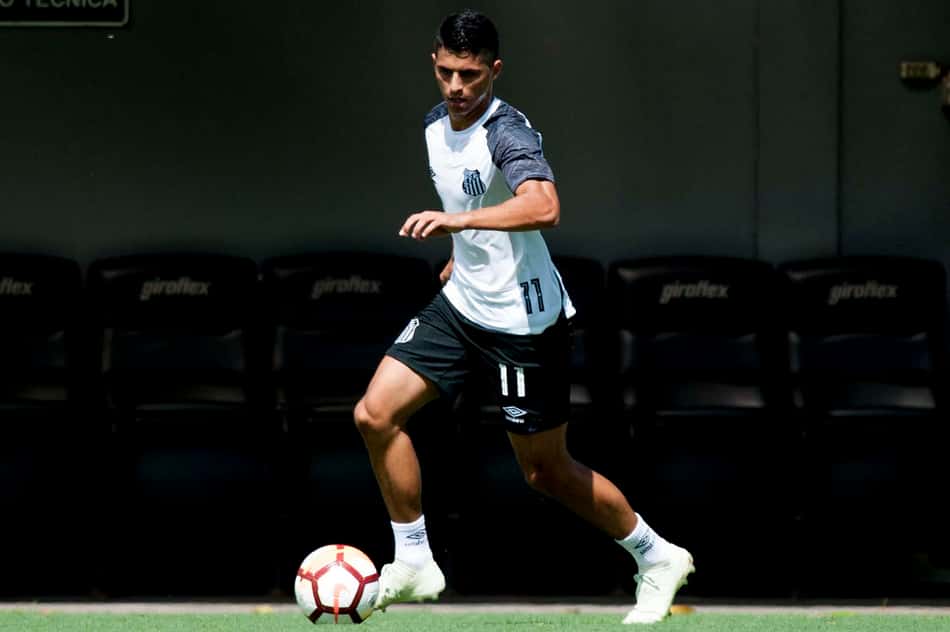 De volta ao Santos, Daniel Guedes se coloca à disposição de Fábio Carille