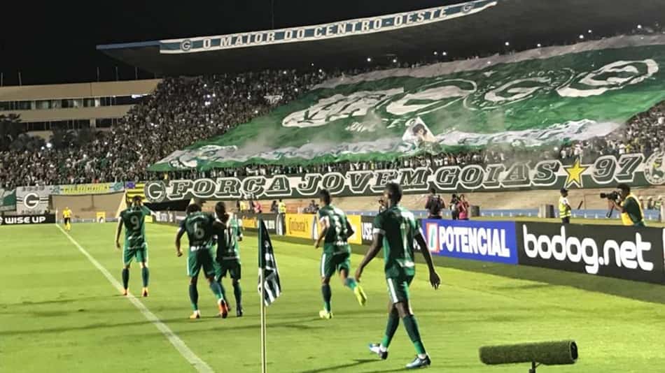 Goiás vence Avaí em casa e avança às oitavas de final da Copa do Brasil