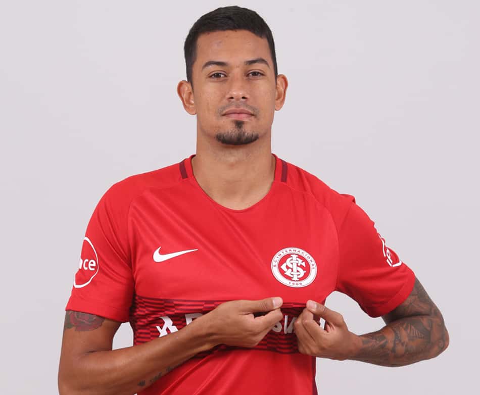 Atacante Lucca é oficializado pelo Internacional
