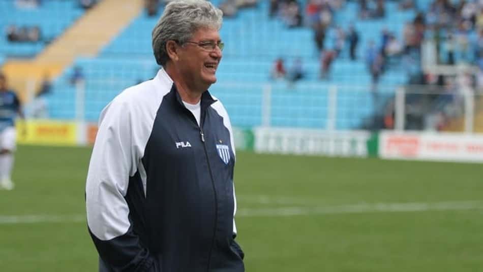 Presidente do Avaí destaca confiança em Geninho e faz elogios ao técnico