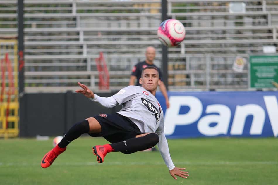 "Cria" do Brasil de Pelotas é contratado pelo Internacional