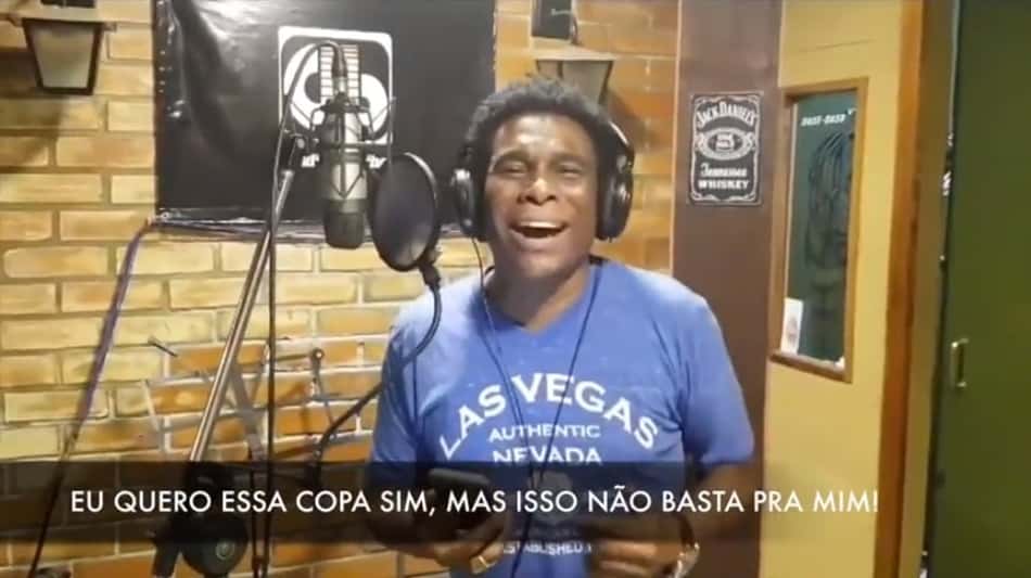 Futebol, samba e corrupção: Neguinho da Beija-flor faz música para a Copa do Mundo