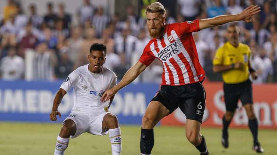 "O Santos nos complicou através da velocidade", afirma goleiro do Estudiantes