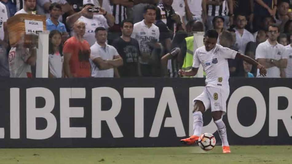 Rodrygo encanta, leva prêmio e dá receita para o sucesso no Santos