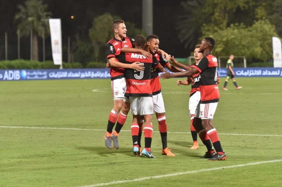 Em Dubai, venceram de forma invicta o Torneio Internacional, passando por Borussia Dortmund e Real Madrid