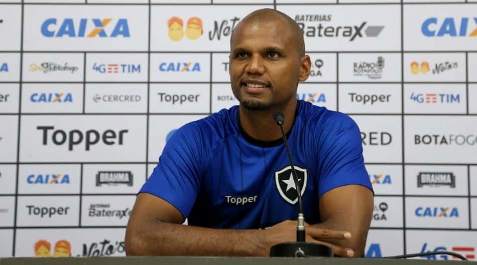 Ídolo do Botafogo, Jefferson alerta: 'É tempo de ficar em casa'