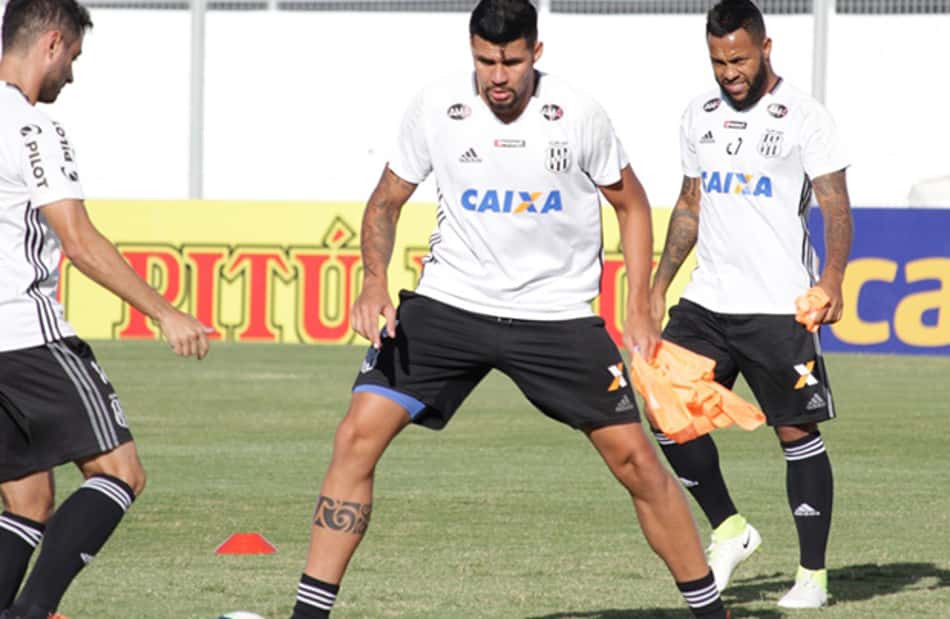 Zagueiro da Ponte Preta deseja equipe focada para próximos jogos