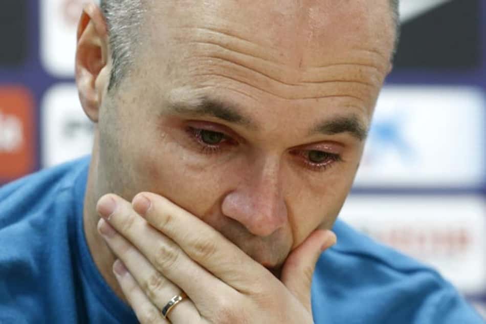 Após 22 anos, Iniesta confirma saída do Barcelona ao fim da temporada