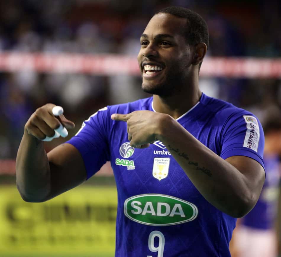 O ponteiro Leal retorna ao Cruzeiro com status de ídolo