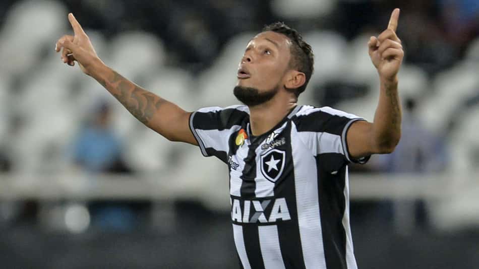 ATUAÇÕES: Gilson marca no fim e leva maior nota no Botafogo