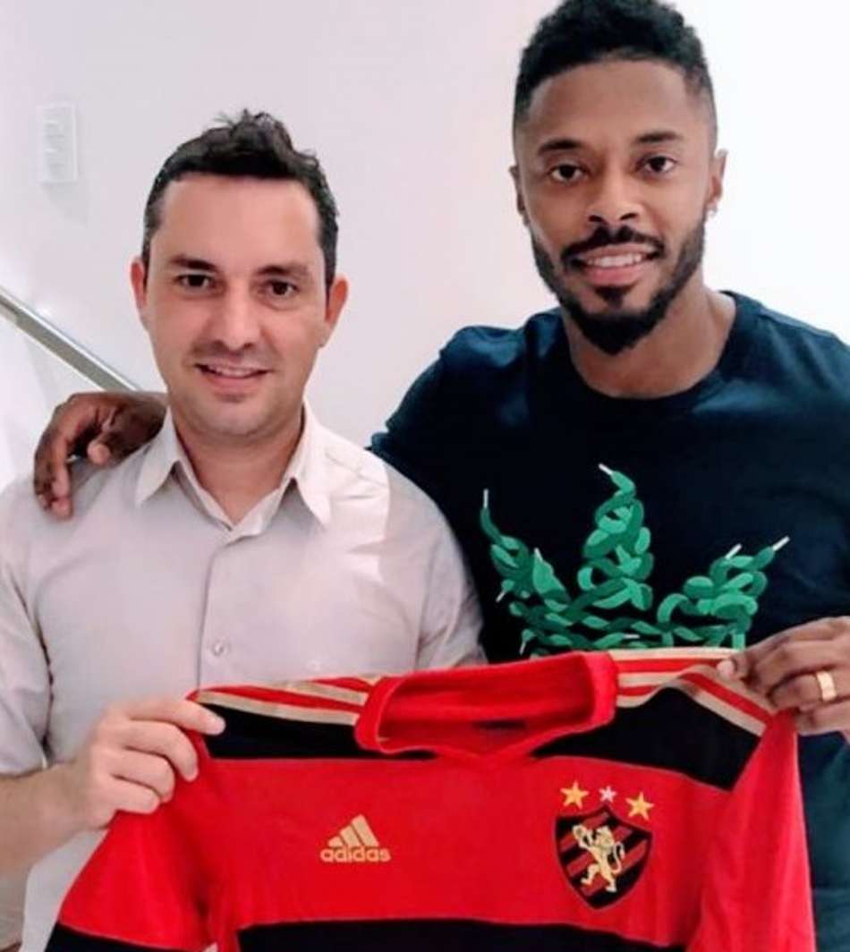 Sport anuncia Michel Bastos; meia terminará tratamento no Palmeiras