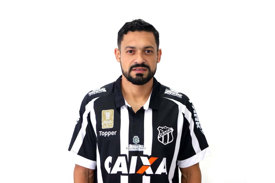 Éder Luis é confirmado como reforço do Ceará
