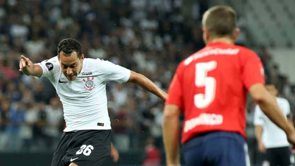 O Independiente (ARG) conseguiu ser superior ao Corinthians na noite desta quarta-feira na Arena Corinthians. Os argentinos fizeram um ótimo primeiro tempo e tiveram um gol mal anulado, com destaque para Meza. O Timão teve atuação abaixo, com diversos jogadores mal, inclusive Rodriguinho. Jadson fez o gol e criou voa chance, enquanto Pedrinho entrou muito bem, Sheik foi expulso sem tocar na bola e levou nota 0. 