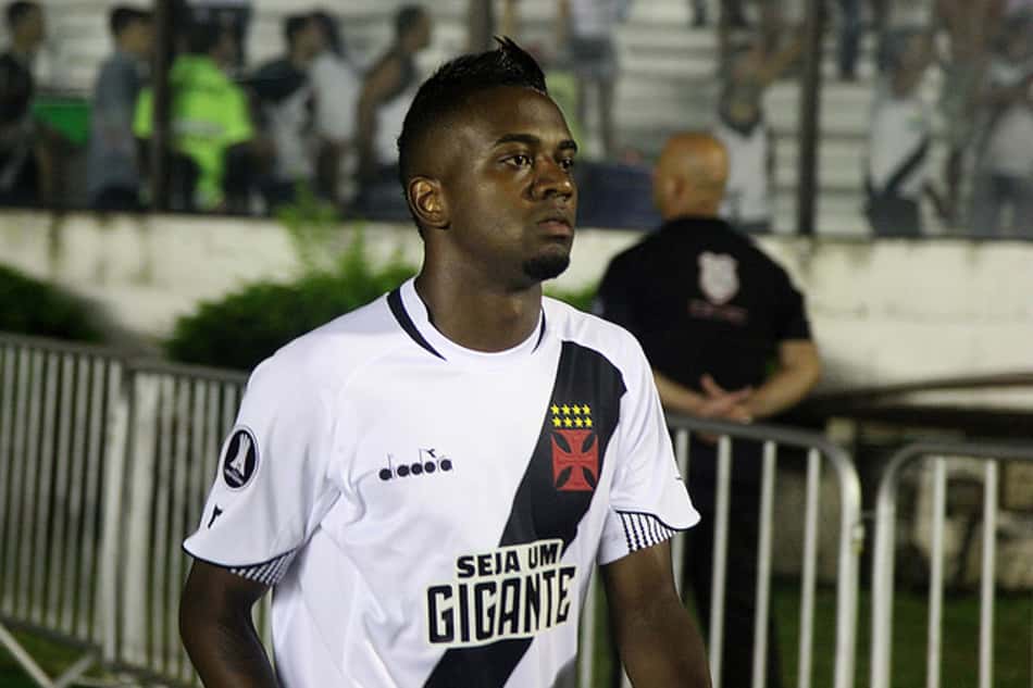 Esperança pós-eliminação: o retorno de Kelvin no Vasco após dez meses