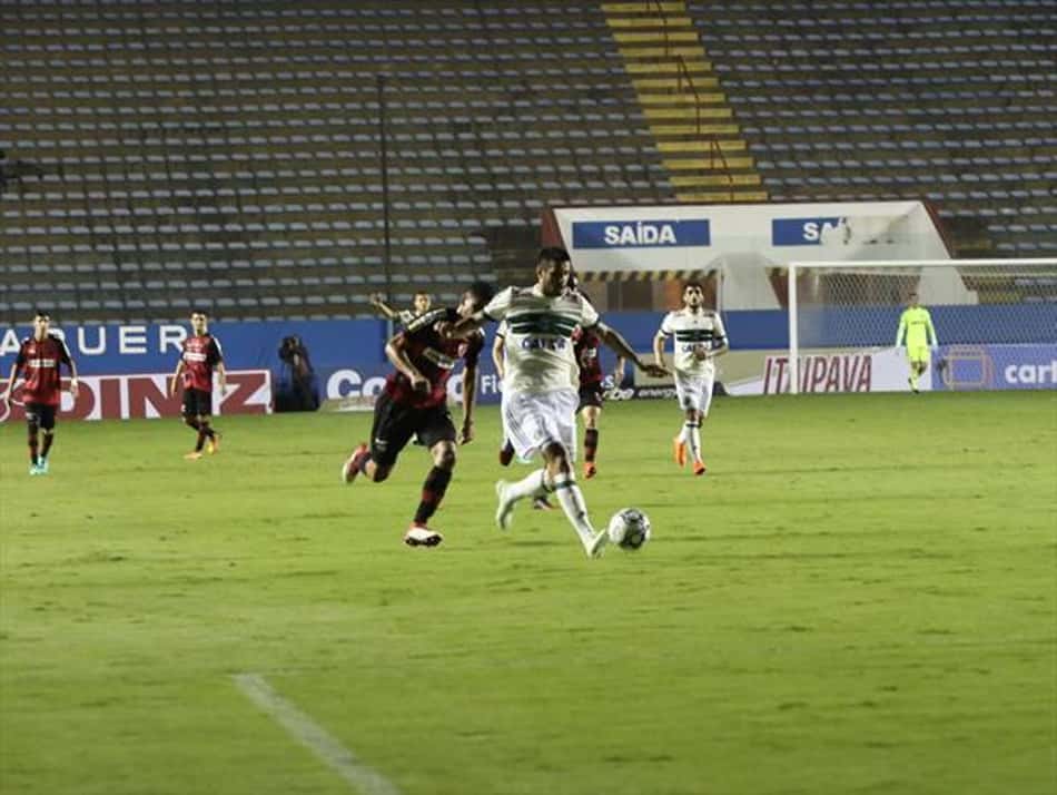 Em jogo fraco, Oeste e Coritiba empatam por 1 a 1