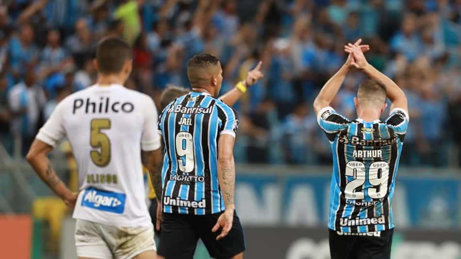 ATUAÇÕES: Maicon lidera baile gremista; santistas ficam perdidos