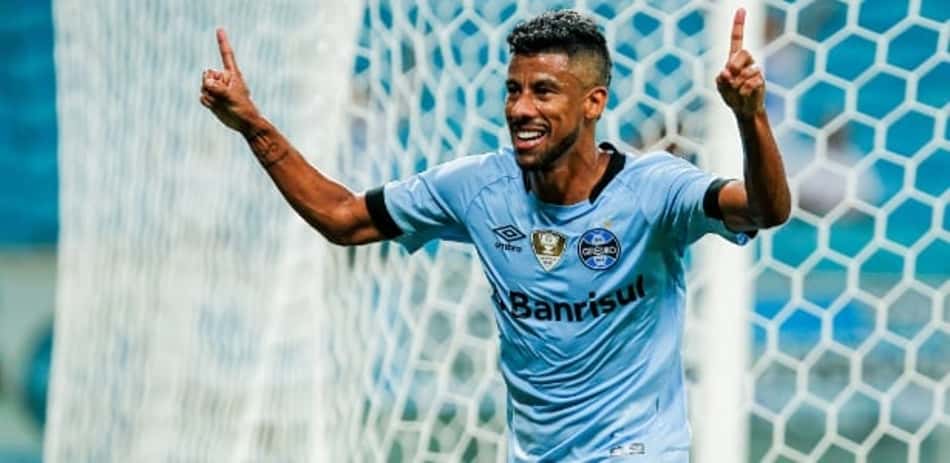 Léo Moura sobre duelo contra o Flu: 'Tem que vencer dentro de casa'
