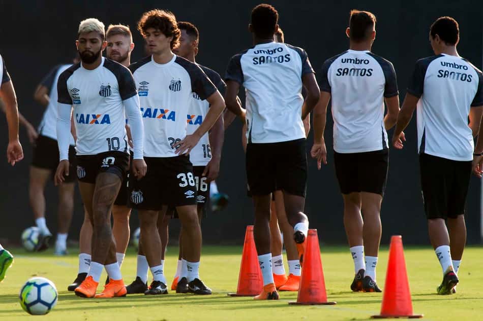 Elenco do Peixe busca reação 