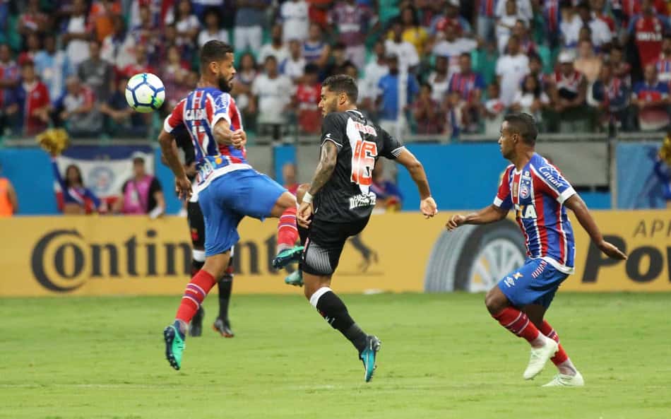 Vasco reencontra o Bahia com nova postura, escalação e com garotos