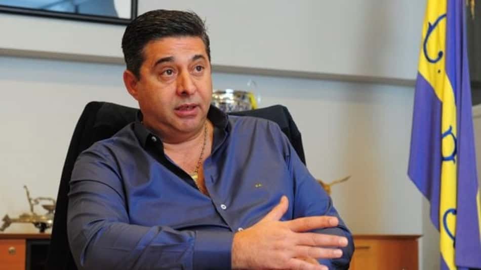 Presidente do Boca Juniors é questionado sobre Vidal e dá resposta curiosa