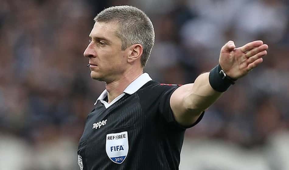 Anderson Daronco apita o Gre-Nal 418