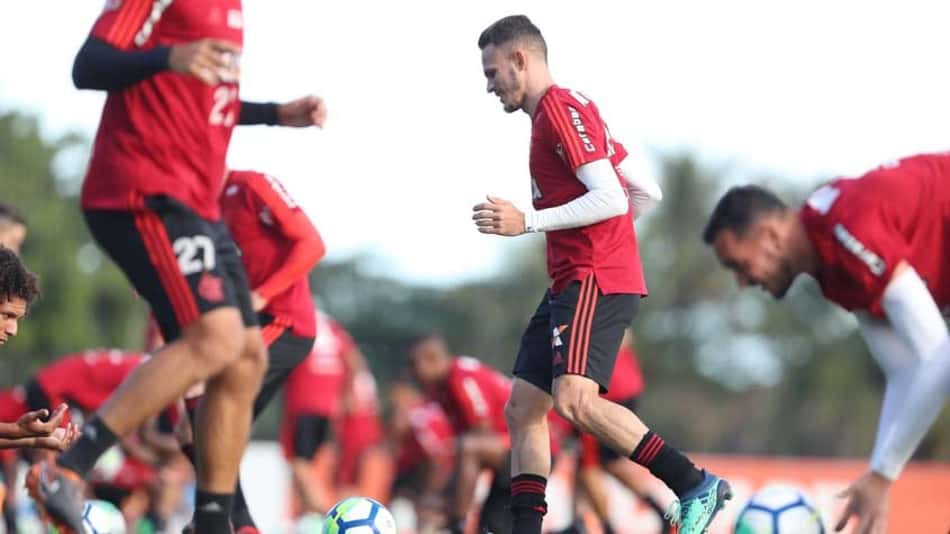 Renê pede 'novo Flamengo' contra a Chape: 'Estamos procurando mudar'