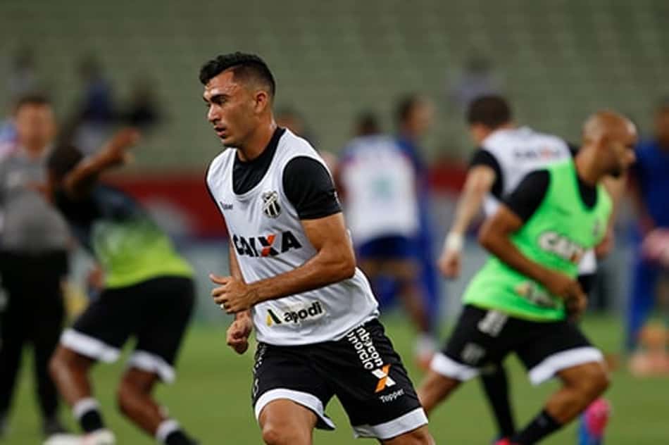 Raul é elogiado por Zé Ricardo, que aguarda liberação do jogador