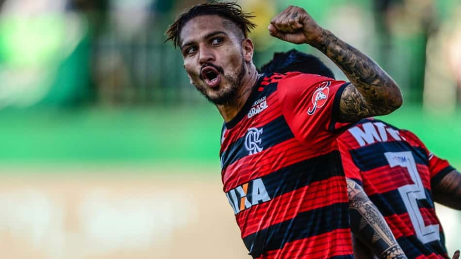 Guerrero lamenta tropeço no fim e pede foco na Copa Libertadores
