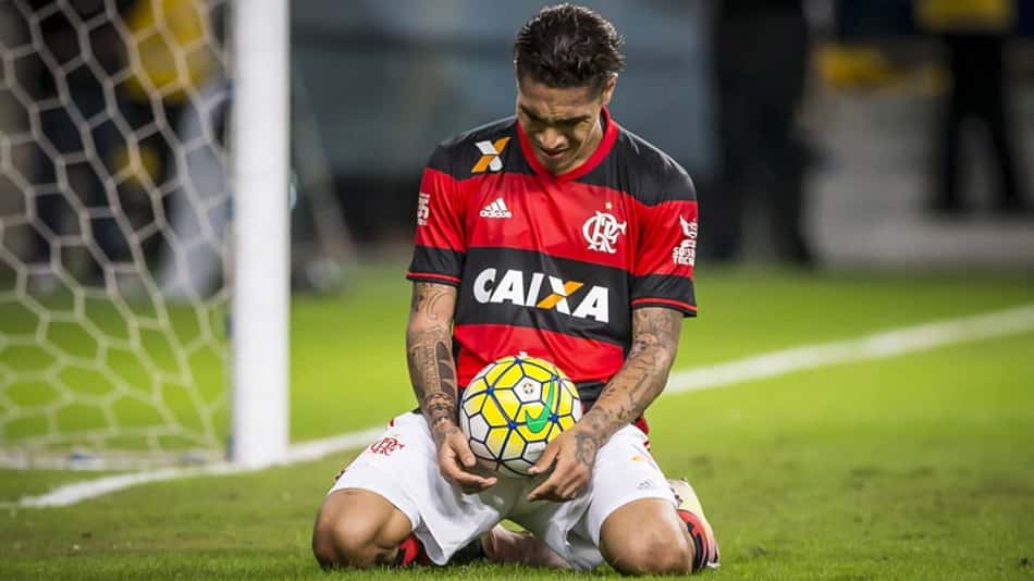 O último ato: Gol e jogo com a Chape serão os últimos de Guerrero pelo Fla